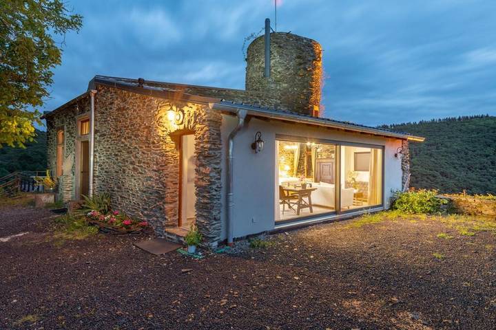 Ferienwohnung für 2 Personen, mit Terrasse und Ausblick sowie Garten in Klotten