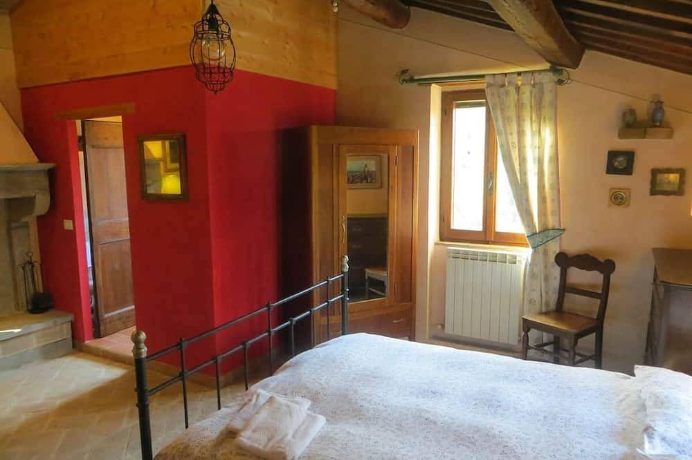 Rustikale Villa mit Pool direkt am Tiber gelegen in Umbertide, Valtiberina