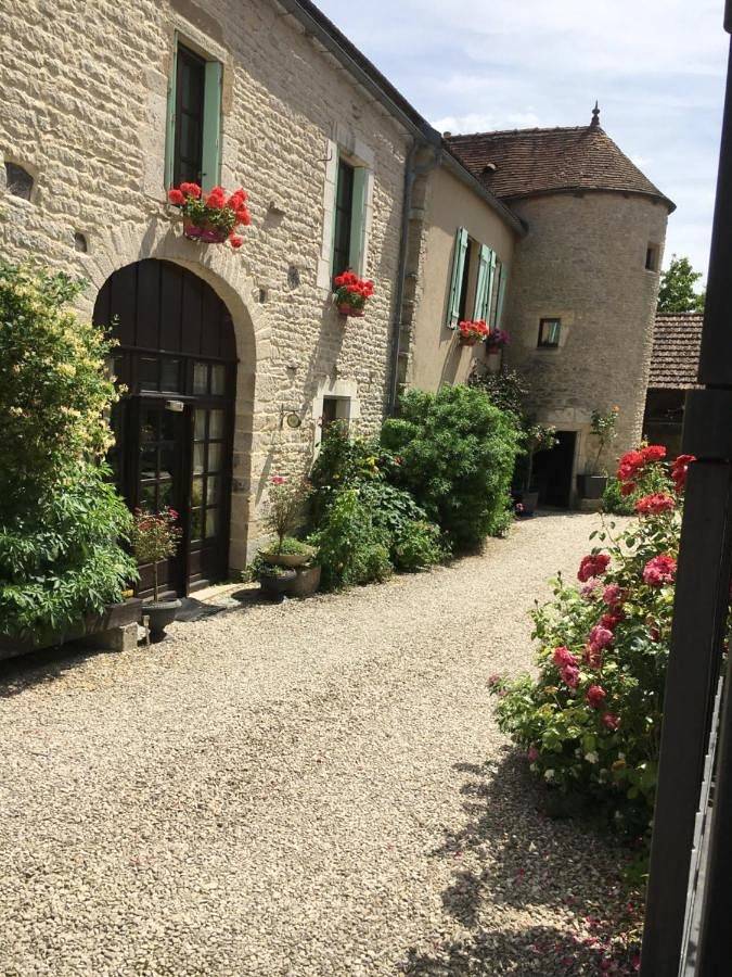 Chambre d’hôte pour 4 personnes, avec Jardin à Fulvy
