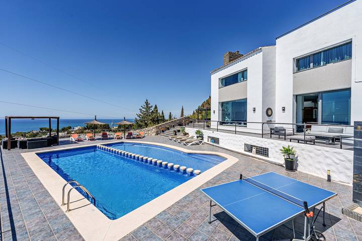 Villa pour 11 personnes, avec jardin et bassin pour enfant à Benalmádena