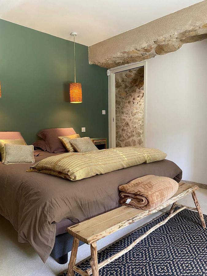 Location de vacances pour 8 personnes, avec terrasse ainsi que vue et piscine à Saint-Paul-la-Coste - 2