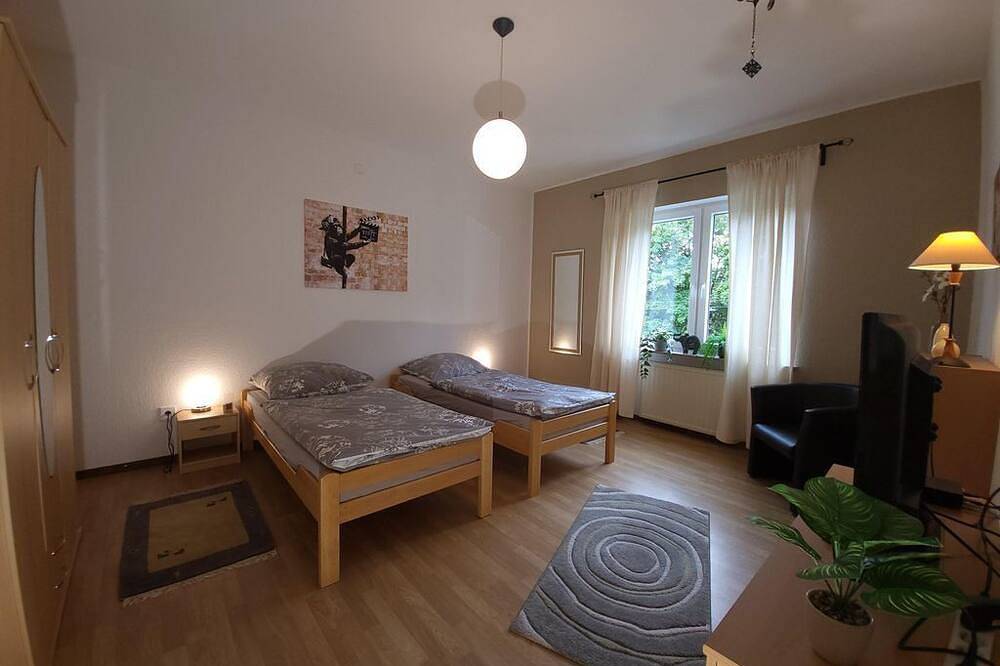 Entire apartment, Bright vacation apartment on the first floor - Haus am Berg in Neunkirchen, Saarland