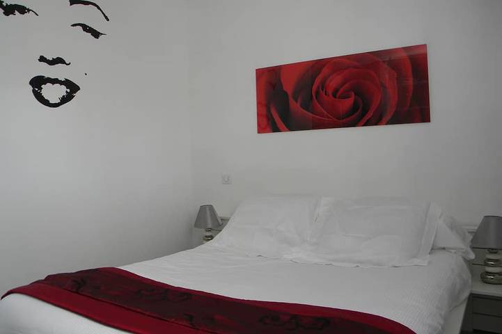 Gîte pour 4 personnes, avec jardin ainsi que jacuzzi et balcon dans Office De Tourisme De Villeneuve Loubet - 4