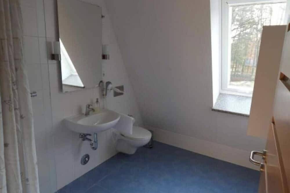 Ganze Wohnung, Ferienwohnung Dachgeschoss - Ferienwohnhaus Drei am Zemminsee in Teupitzer See, Schwerin (Brandenburg)
