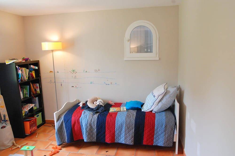 Quiet villa in a green setting in Éguilles, Aix-en-Provence region