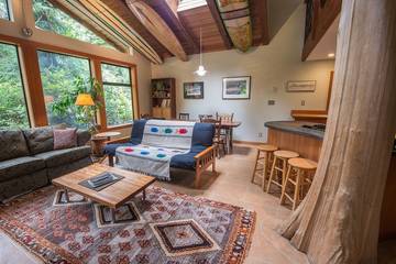 Cottage Rentals for 6 Guests in Tofino, Alberni Clayoquot, Picture 2