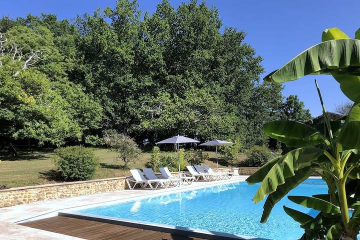 Location de vacances pour 8 personnes, avec jardin à Saint-Geyrac