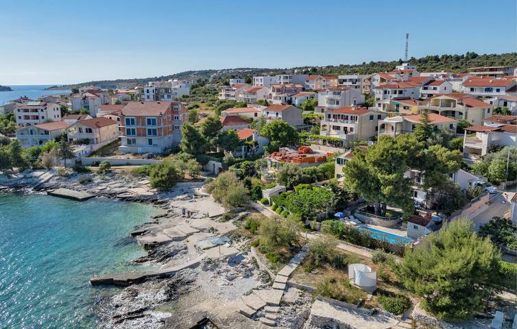 Location de vacances pour 7 personnes, avec terrasse, animaux acceptés à Rogoznica - 3