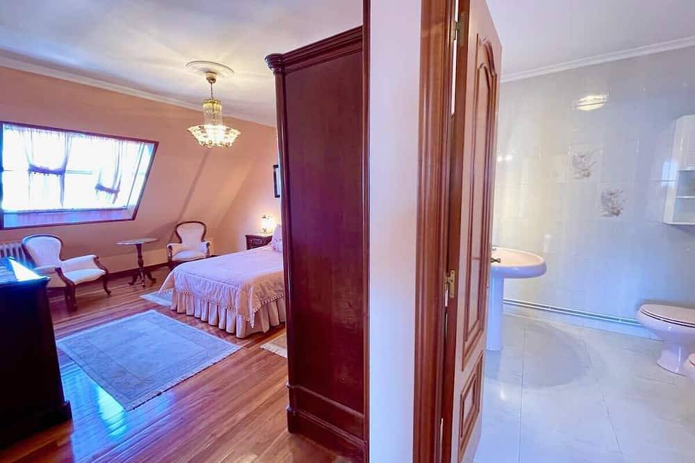 Entire apartment, The Cliffs - Milamarina in Viveiro, Galician Coast