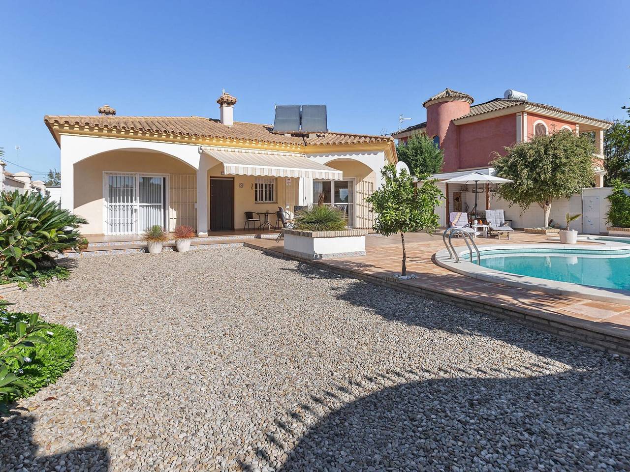 Detached villa with a large private swimming pool. in Sanlúcar de Barrameda, Costa de la Luz