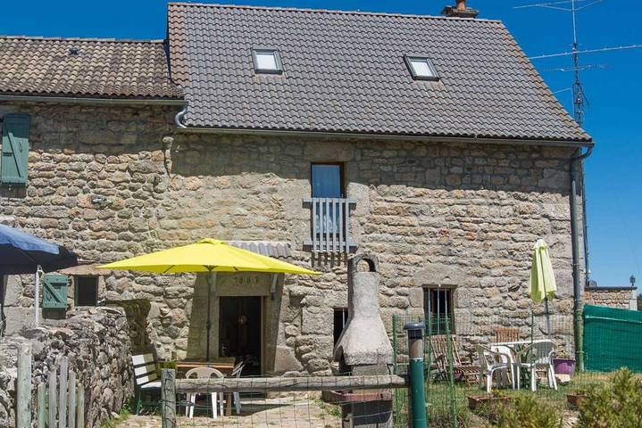 Gîte pour 8 personnes, avec vue, animaux acceptés à Fau-de-Peyre - 2