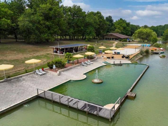 Location de vacances pour 6 personnes, avec terrasse à Bretagne-d'Armagnac