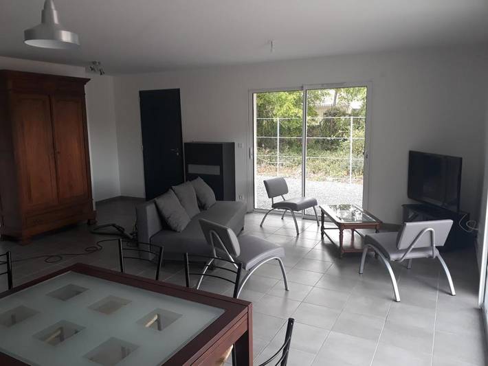 Location de vacances pour 8 personnes, avec terrasse et jardin à Mios - 3