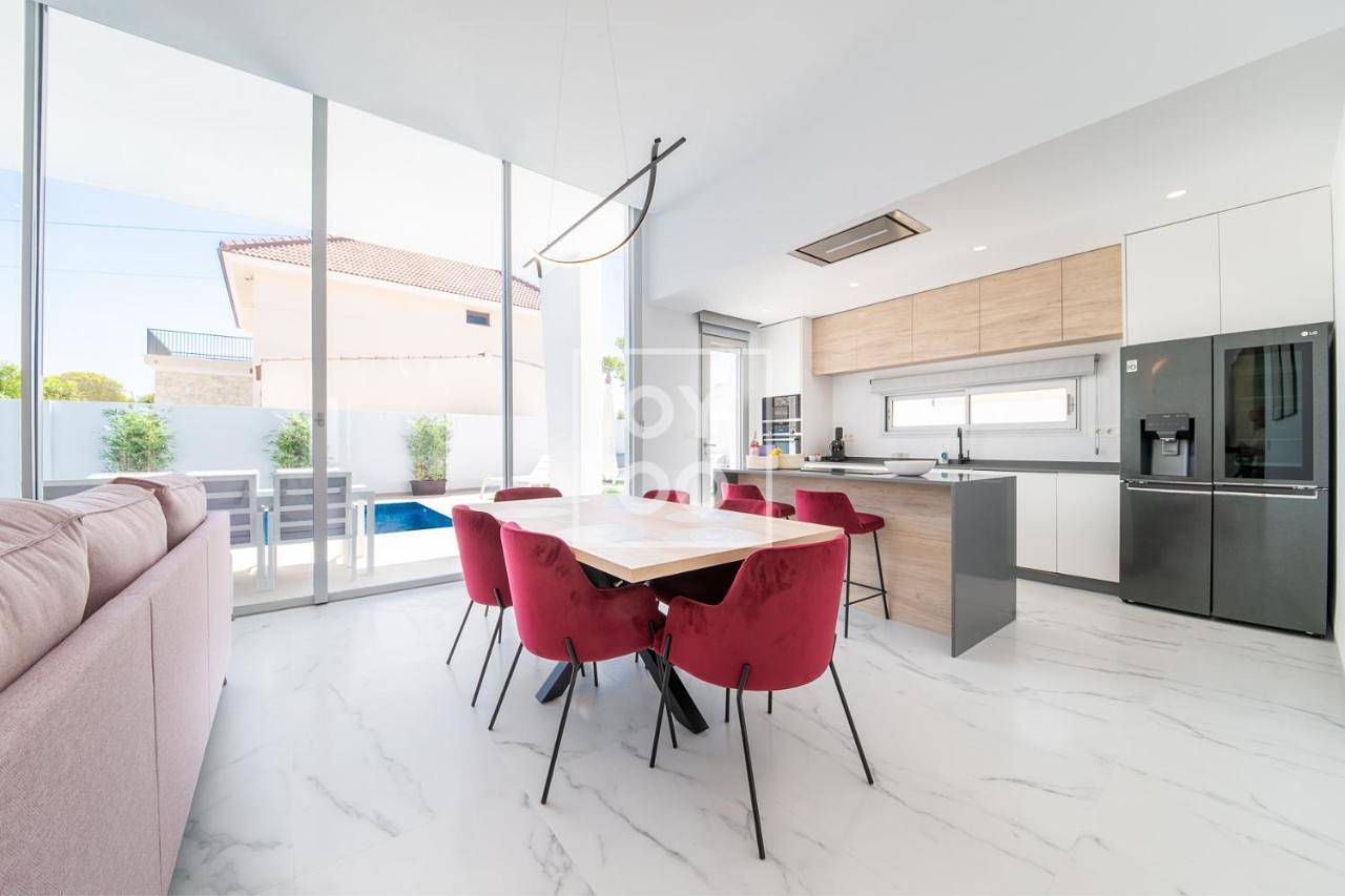Villa Coral, chic coastal design, saltwater pool - by Oyoostays in Los Balcones, Torrevieja