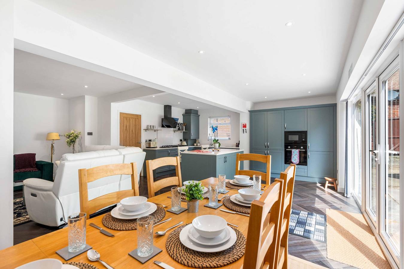 Coral Haven With Parking | By My Getaways in Worthing, Sussex Occidental