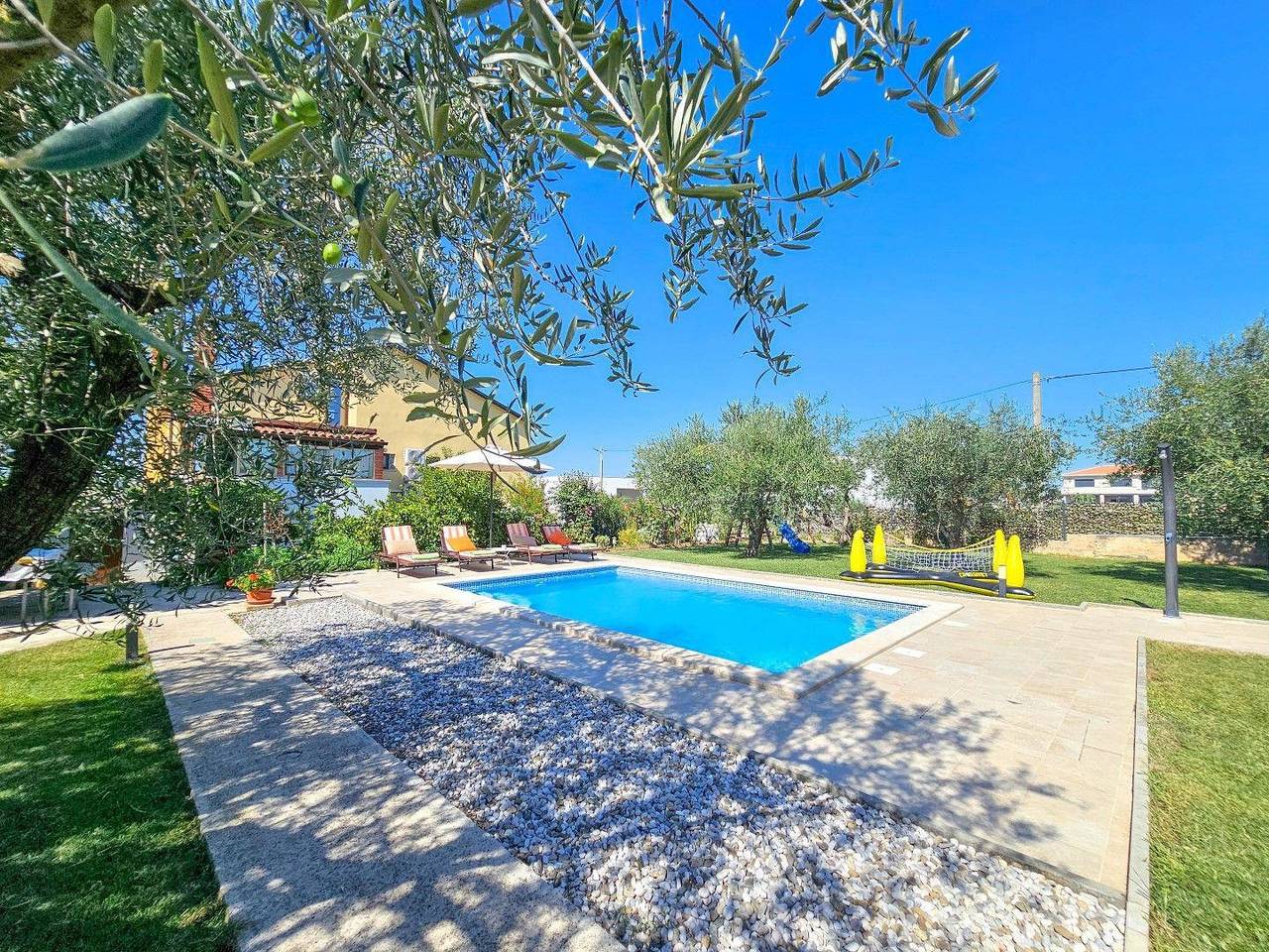 Ferienhaus "Klara" mit privatem Pool in Novigrad, Umag und Umgebung