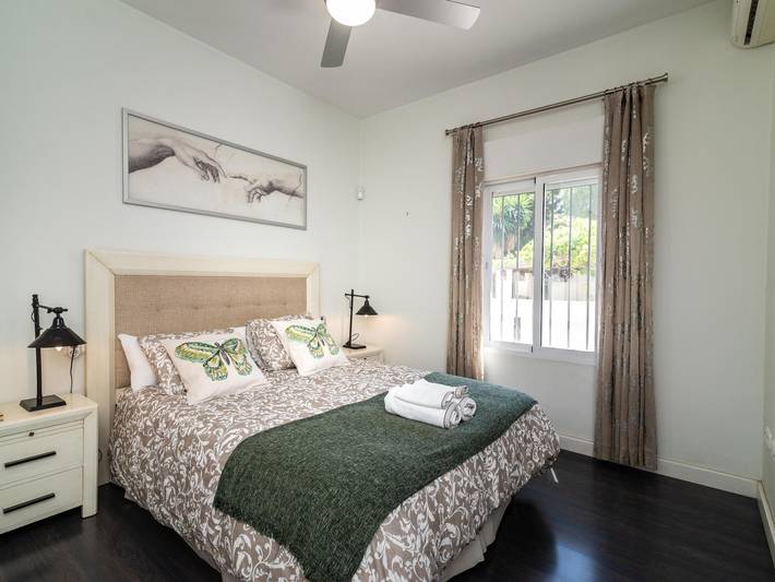 Location de vacances pour 12 personnes, avec jardin et piscine ainsi que terrasse et bassin pour enfant à Benalmádena - 4