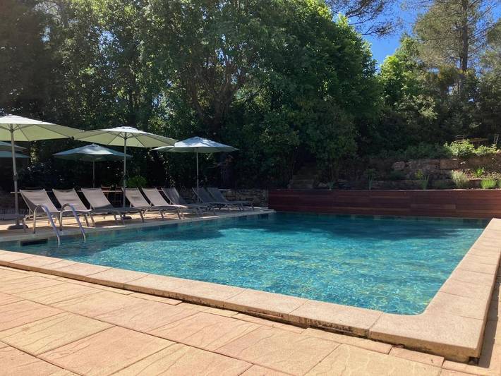 Hôtel pour 2 personnes, avec Terrasse et Jardin ainsi que Piscine et Vue à Le Val - 4