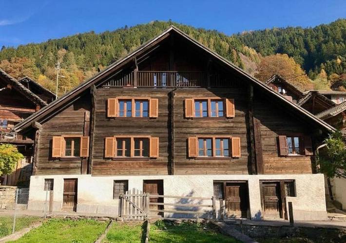 Chalet für 11 Personen, mit Terrasse und Garten sowie Sauna und Ausblick in Faido