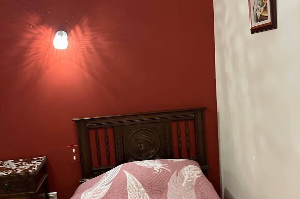 Chambres Ouessant Pmr du Ménez-Hom in Plomodiern, Iroise