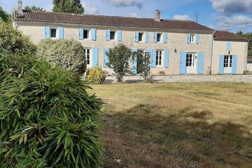 Gîte pour 11 personnes, avec piscine à Geay