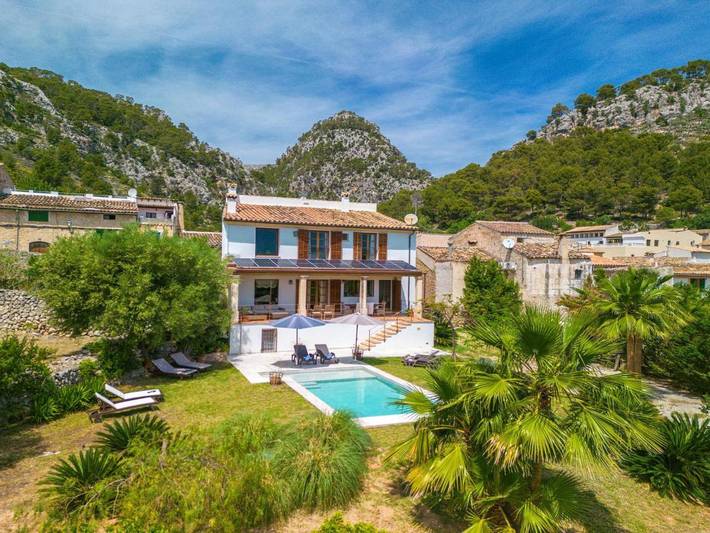 Finca für 4 Personen, mit Balkon und Terrasse sowie Garten und Pool in Caimari