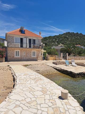 Ferienwohnung für 5 Personen, mit Ausblick und Terrasse in Grad Šibenik