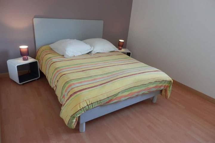 Gîte pour 8 personnes, avec jardin et terrasse, animaux acceptés à Plogonnec - 2