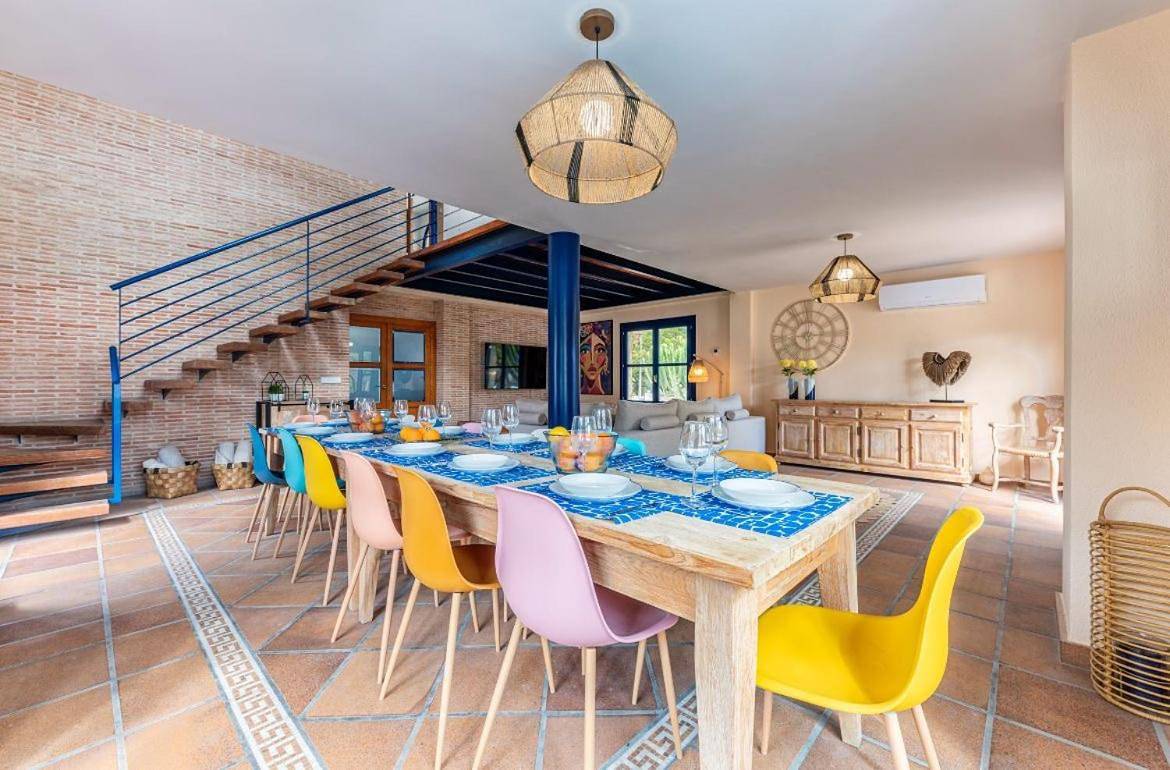 Superior Villa in Vistahermosa (Alicante), Alicante