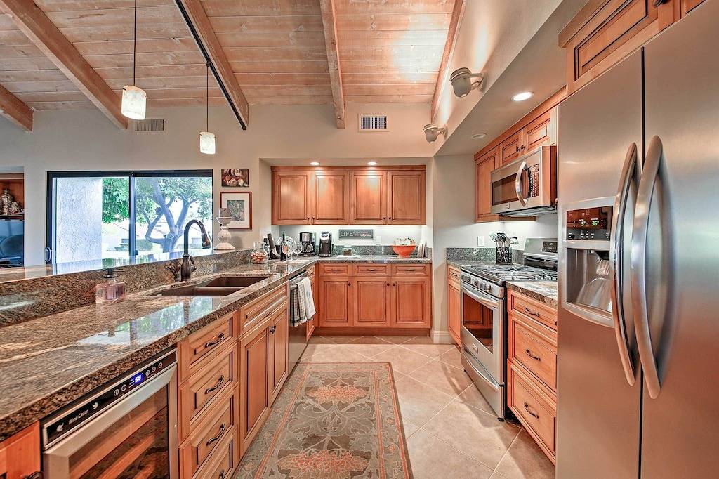 Ganze Wohnung, Geräumige Rancho Mirage Condo w / Wasser & Mtn Ansichten! in Rancho Mirage, Coachella Valley