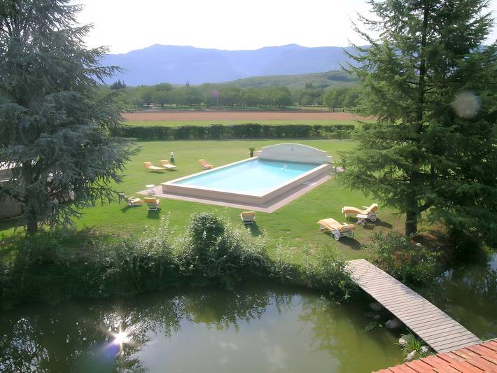Location de vacances pour 8 personnes, avec jardin à Saint-Vérand