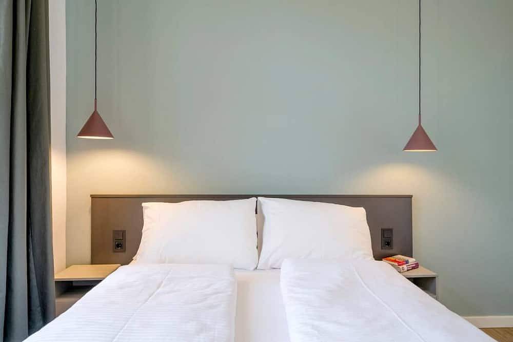 Ganze Wohnung, 2-Bedroom Apartment (80sqm) with a balcony(4) in Wedding Berlin, Berlin