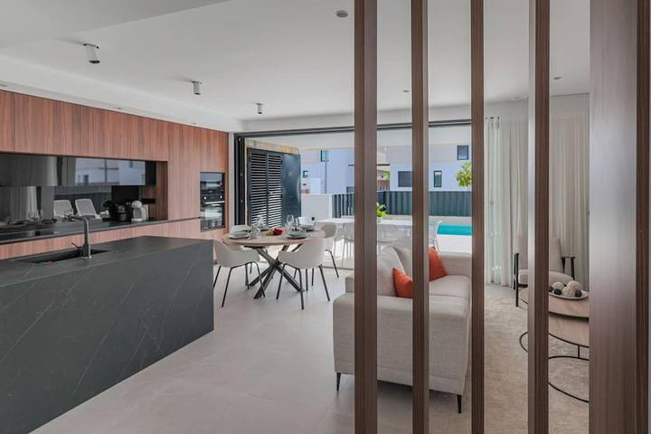 Chalet para 8 personas, con piscina además de terraza y vistas en Los Alcázares