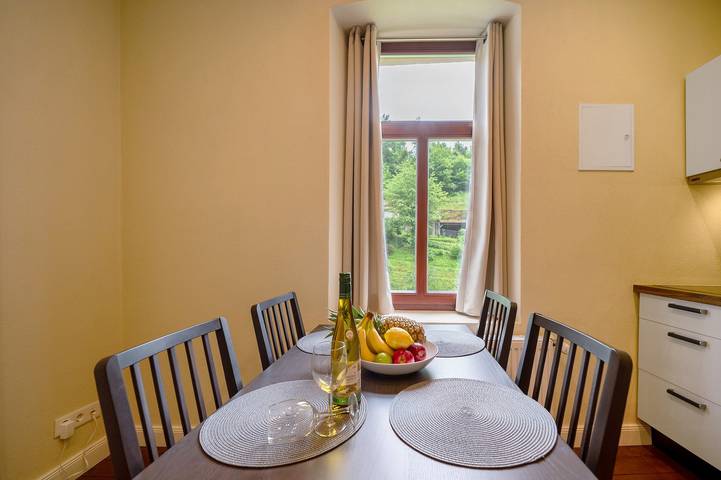 Apartamento entero, Apartamento 'Alte Stadtvilla Am Weinberg 3' con jardín compartido, balcón y Wi-Fi in Traben-Trarbach, Bernkastel-Kues y alrededores