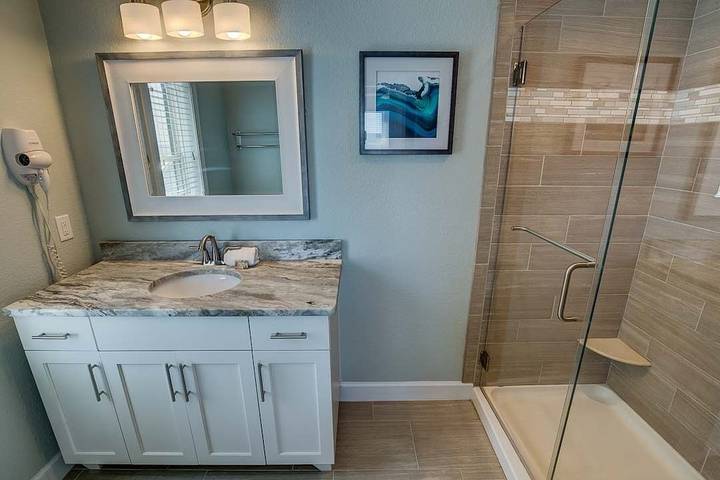 Vacation rental for 26 people, with hot tub and balcony in Sandbridge