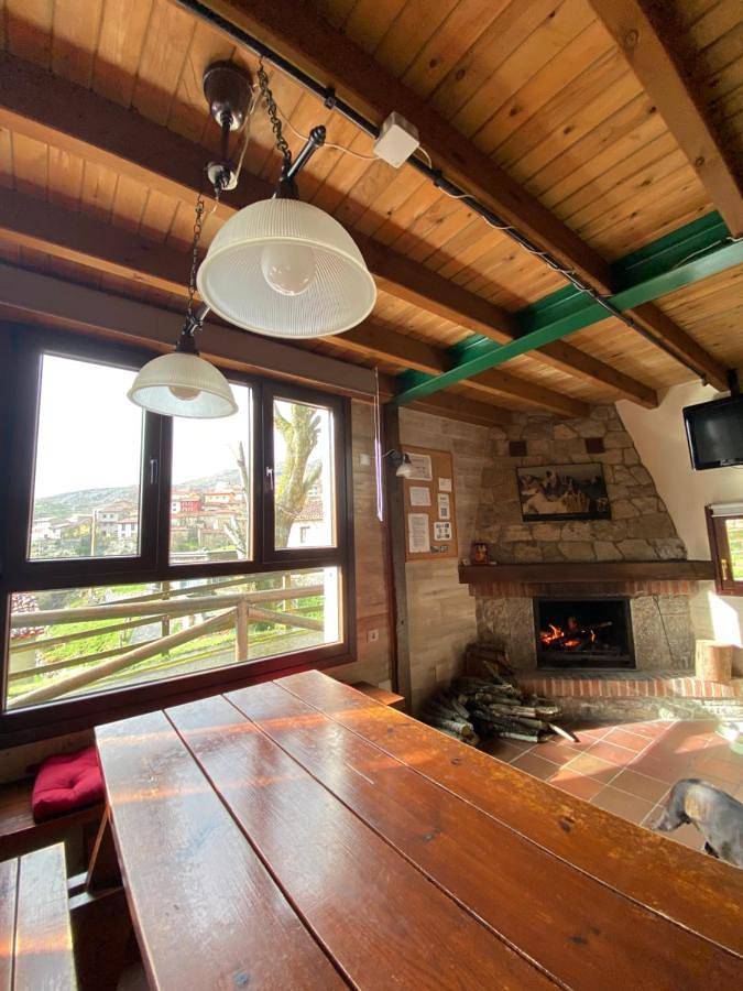 Location de vacances pour 4 personnes, avec terrasse ainsi que jardin et vue, animaux acceptés dans Sotres - 2