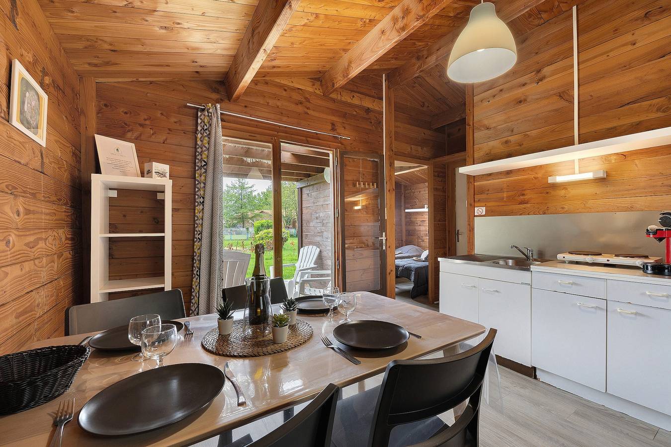 Chalet 'Confort 21' met terras en gedeeld zwembad in Saint-Gervais (Vendée), Vendée