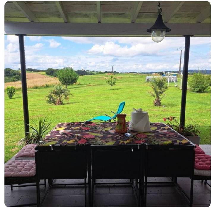 Appartement de vacances pour 2 personnes, avec Terrasse et Jardin ainsi que Piscine et Vue dans Cayrols