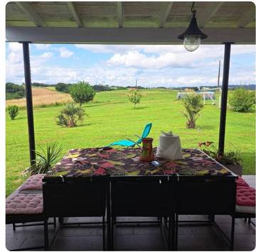 Appartement de vacances pour 2 personnes, avec jardin et vue dans le Cantal