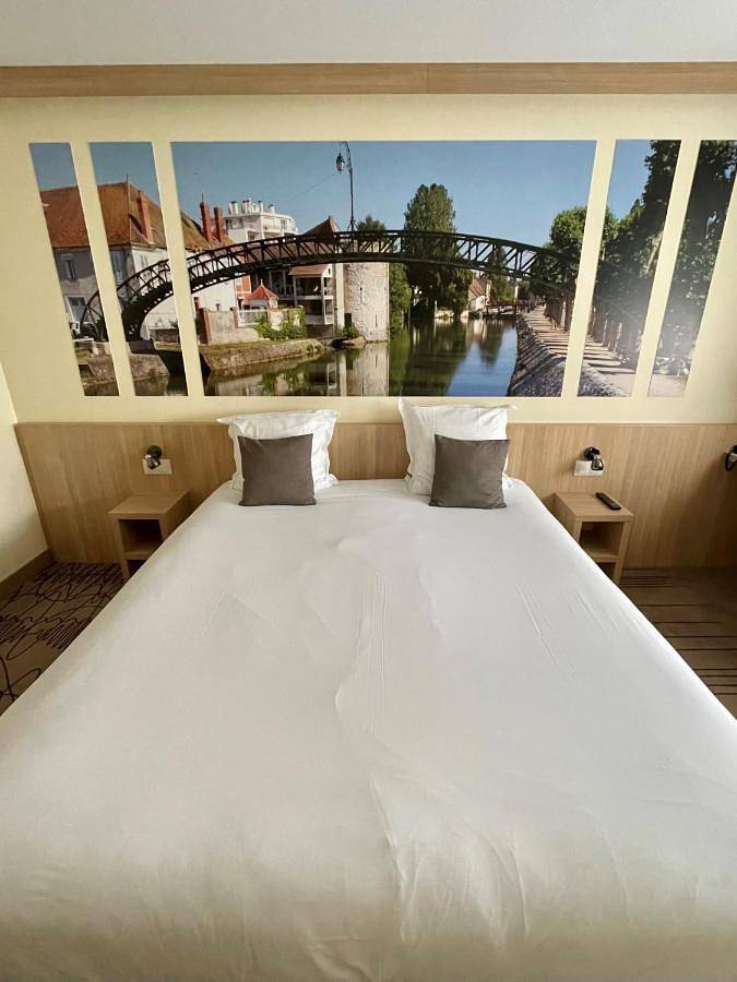 Hôtel pour 2 personnes, avec terrasse, animaux acceptés dans Mormant-sur-Vernisson