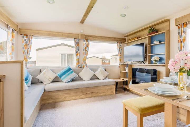 Static caravan for 4 people, with pets in Poole
