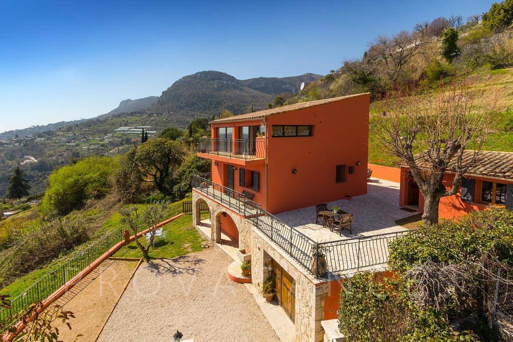 Holiday house with pool and view in St. Jeannet in Saint-Jeannet, Region de Cannes