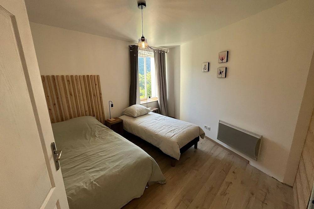Geheel appartement, 5-person chalet-style loft with garden in Saint-Maurice-sur-Moselle, Épinal en omgeving