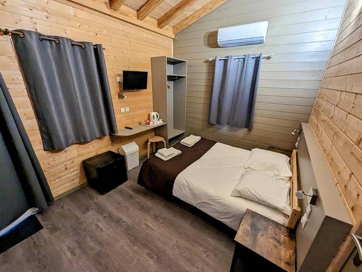 Station pour 4 personnes, avec terrasse ainsi que sauna et vue, animaux acceptés à Meyzieu - 4