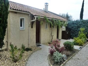Gîte pour 6 personnes, avec jardin et piscine, adapté aux familles à Mollans-sur-Ouvèze