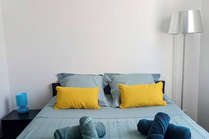 Location de vacances pour 3 personnes, avec terrasse et jardin à Belcodène - 4