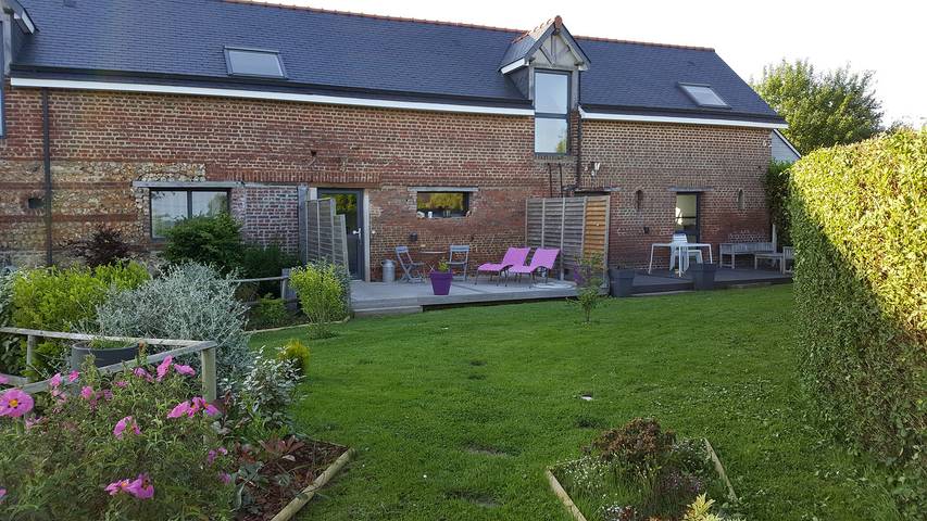 Gîte pour 2 personnes, avec terrasse et jardin