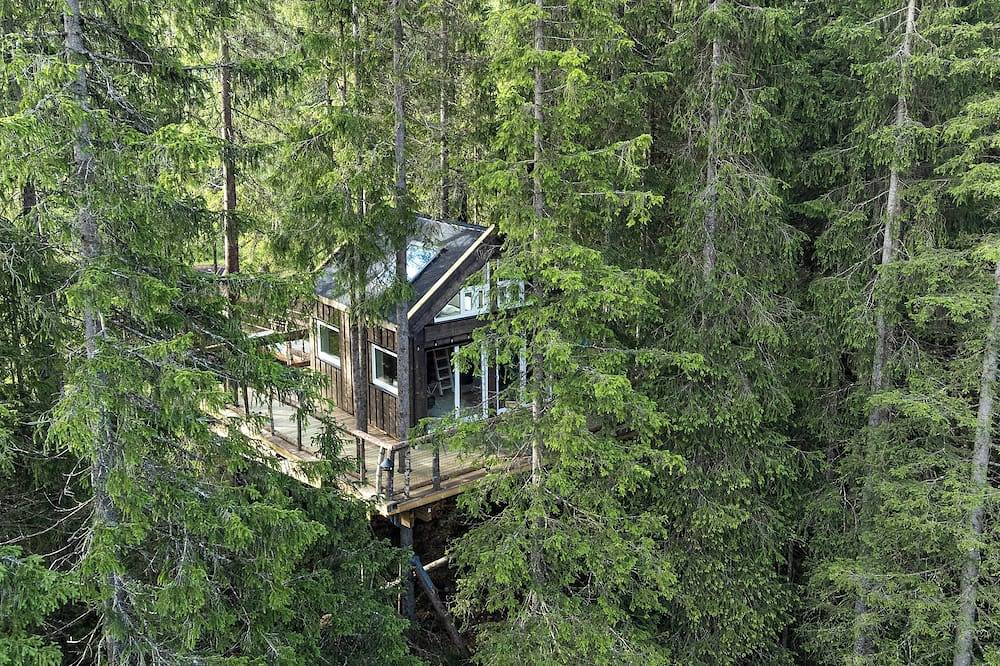 Einzigartige Baumkronenhütte im Wald in Lårdal in Tokke