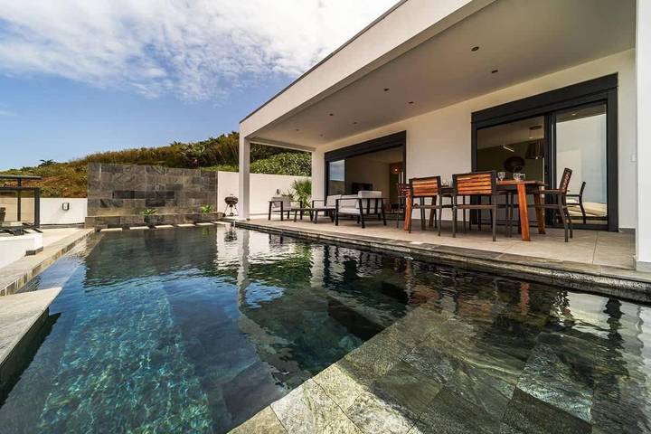 Location de vacances pour 6 personnes, avec jardin et piscine dans Grands-Bois - 2