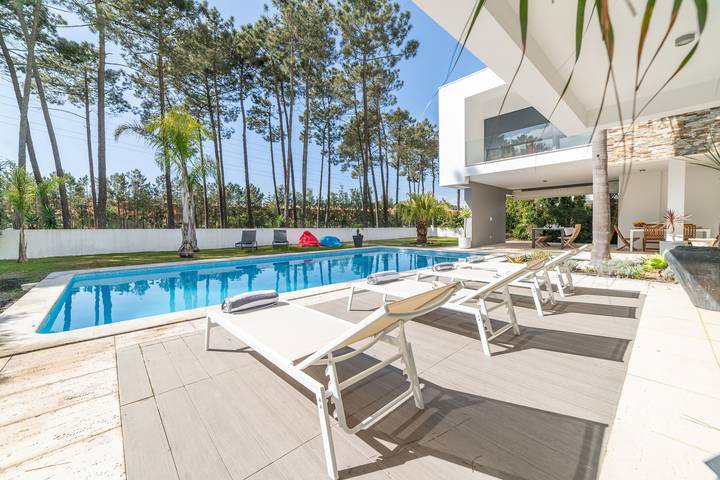 Location de vacances pour 10 personnes, avec jardin ainsi que balcon et vue, adapté aux familles dans Aroeira - 2